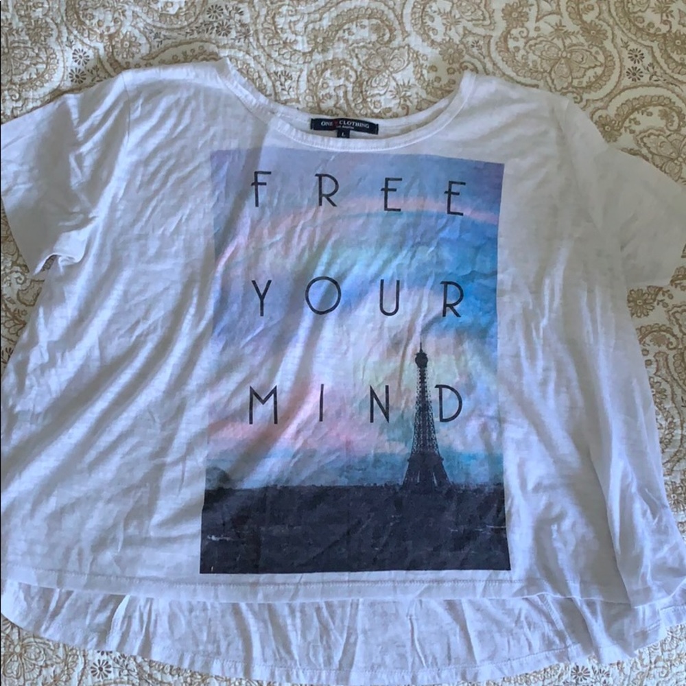 One Clothing Free Your Mind flow shirt size large